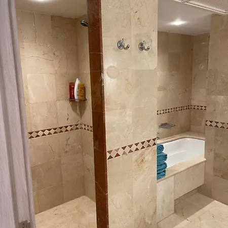 Studio Private Wing Estepona Hotel 5*