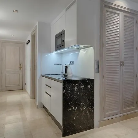 Studio Private Wing Estepona فندق إِستيبونا
