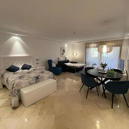 Studio Private Wing Estepona
