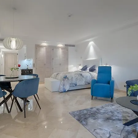 Studio Private Wing Estepona 5* אסטפונה