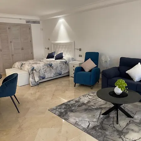 Studio Private Wing Estepona 5*