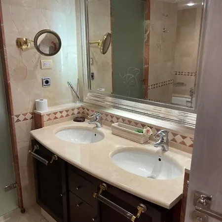 Studio Private Wing Estepona 5* エステポナ